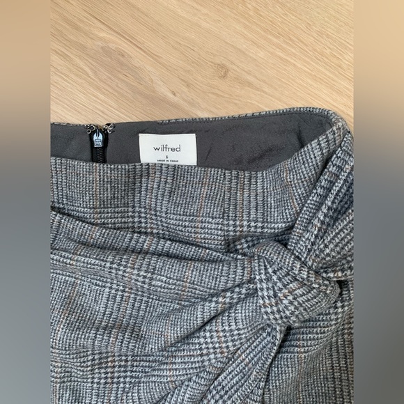 Aritzia - Wrap front skirt - Picture 2 of 2
